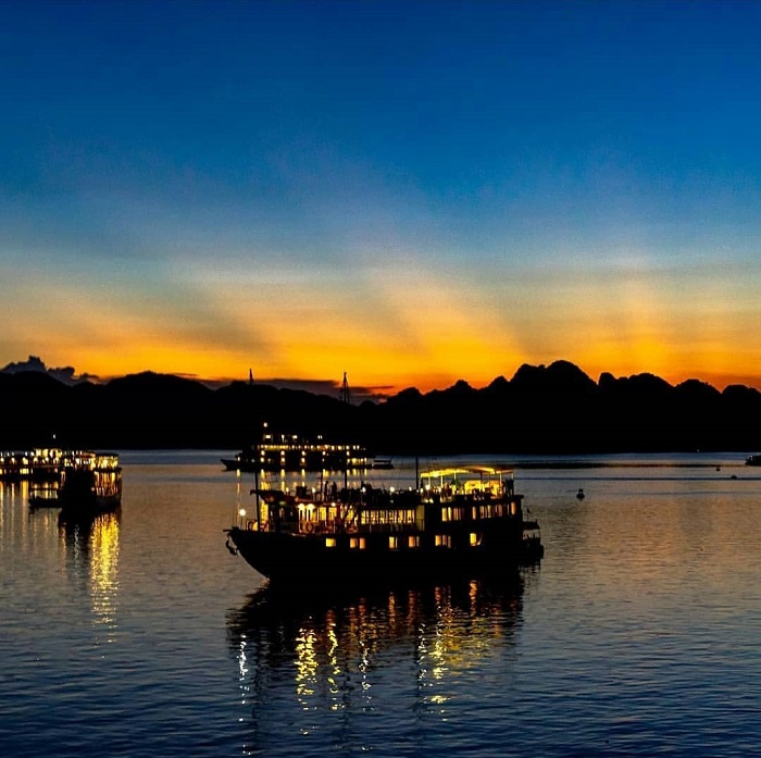 things to do halong, halong bay activities, what to do halong bay, night on board, night on a cruise