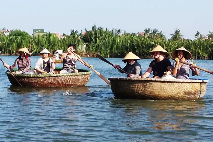 thu bon river hoi an ancient town thuyen thung