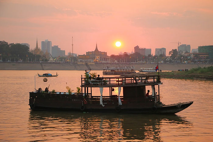 Tonle Sap cruise, phnom penh siem reap cruise, battambang siem reap cruise, floating villages, Cambodia travel, Prek Toal Reserve