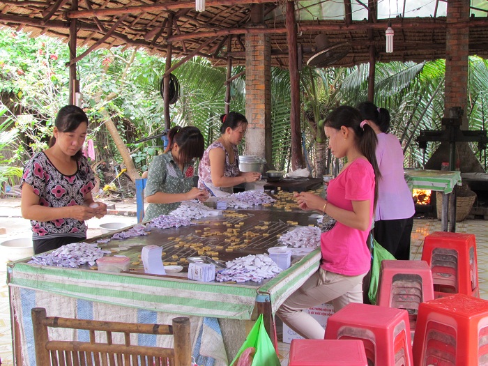 top 10 activites mekong delta craftman