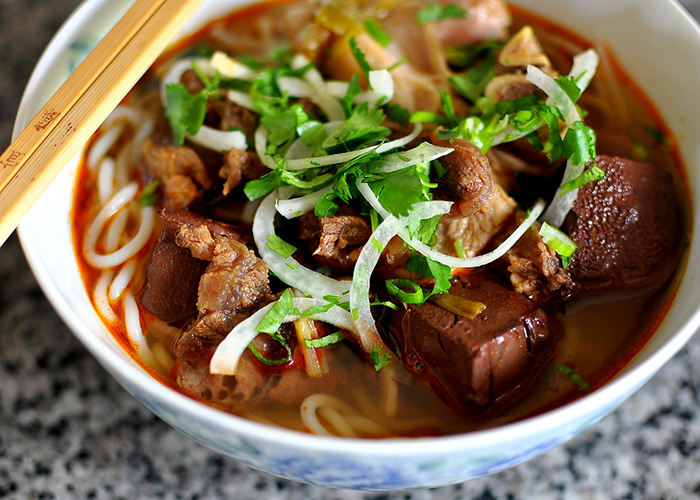 top 10 dishes of vietnam bun bo hue