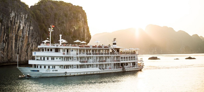 top 10 halong bay cruise au co