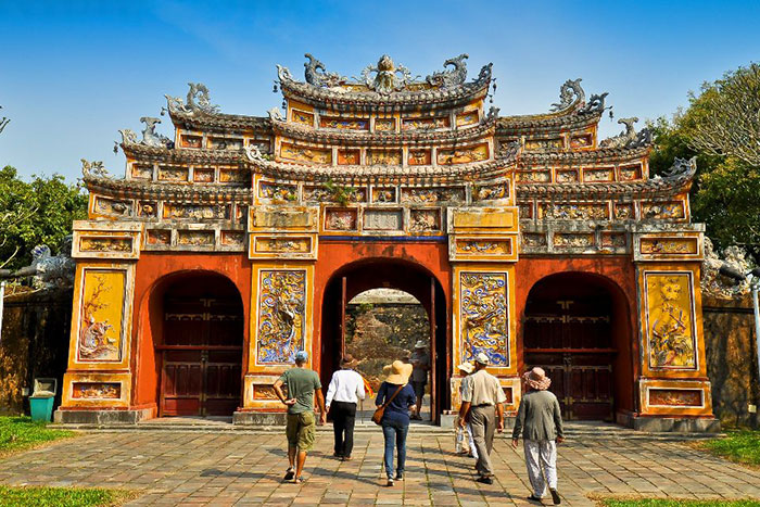 top 10 must see places in vietnam, vietnam top 10 places, top 10 places must go in vietnam, top 10 places of vietnam, hue