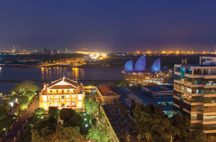 tourist attraction in saigon - Dragon House harbor