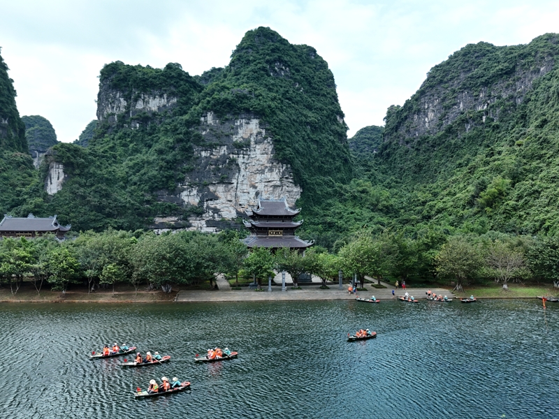 trang an boat tour, ninh binh