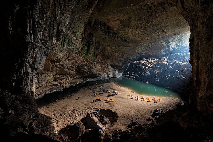 travel to vietnam, reason to go to vietnam, trip to vietnam, vietnam vacation, son doong cave