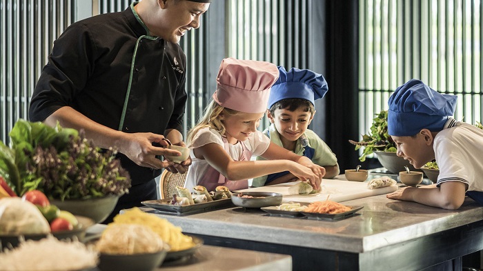 travel with children, family vacation, vacation in vietnam, family trip in vietnam, cooking class, vietnam cuisine, hoi an cooking, children learn to cook