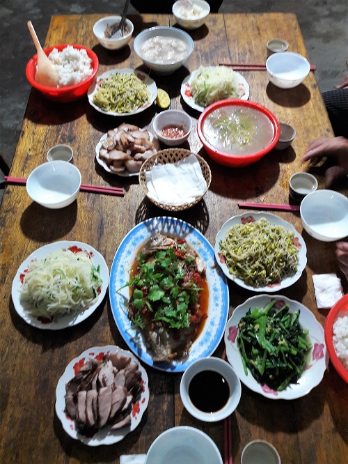 trek hoang su phi ha giang meal