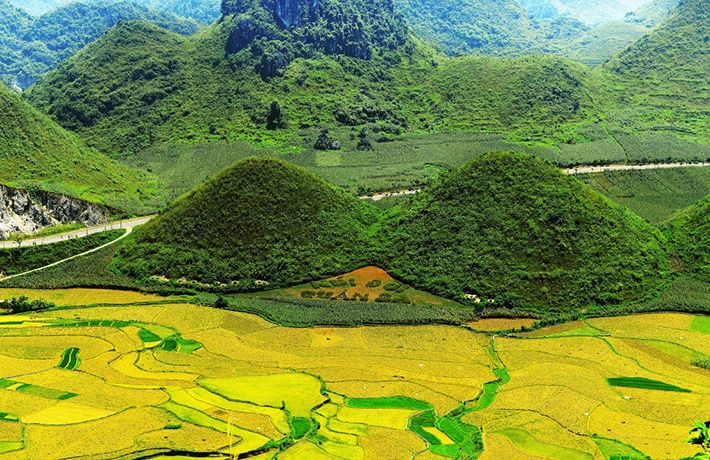 trek in ha giang vietnam quan ba twin mountains