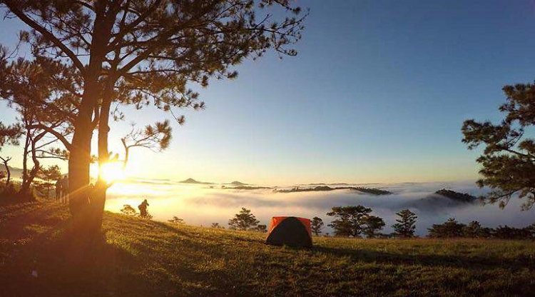 camping in lang biang, Da Lat, Lang Biang Mountain, Trekking, Central Vietnam, Central Highlands Vietnam, Hiking