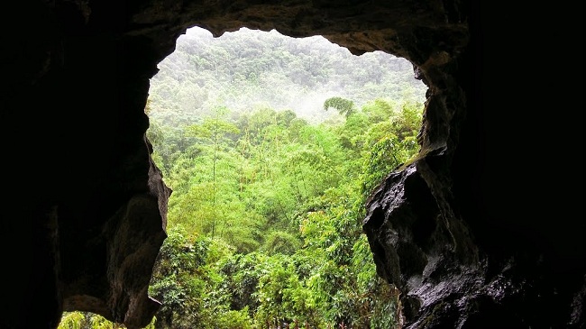 trung trang cave cat ba island outside