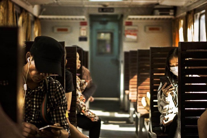 hard seats vietnam train, vietnam night train, travel in vietnam by train