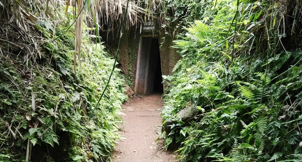 vinh moc tunnels 10th gate, quang tri province, vietnam