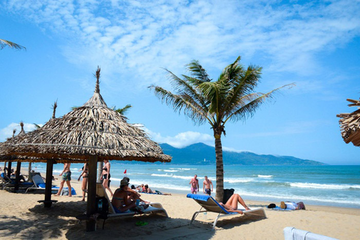 visit da nang in 1 or 2 days my khe beach