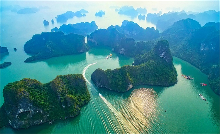 visit halong bay panorama