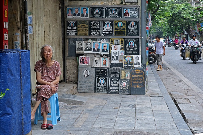 visit hanoi in early morning old quarters