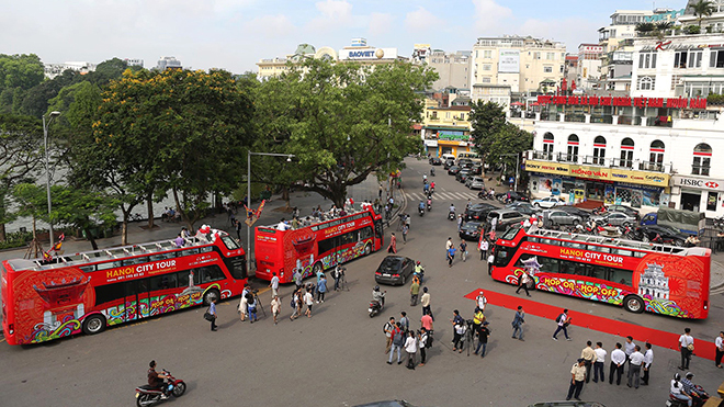 visit hanoi open bus two floors depart from lake