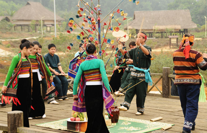 visit mai chau vietnam thai festival