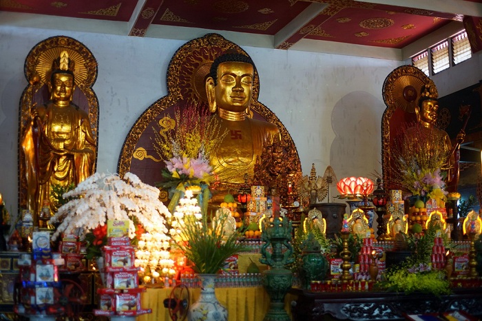 visit pagoda of ho chi minh city vinh nghiem pagoda