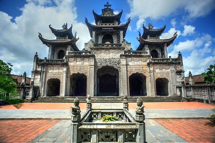 visit tam coc in 2 or 3 days cathedral