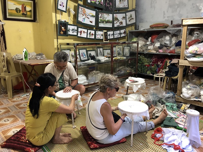 visit tam coc in 2 or 3 days embroidery village