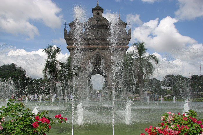 Visit Vientiane, capital of Laos, stay in Vientiane, travel to Laos, Mekong