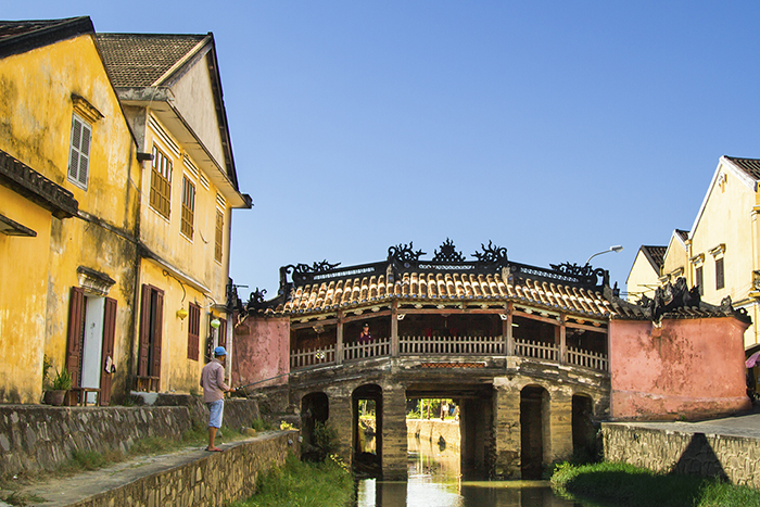 what to do in hoi an japanese bridge