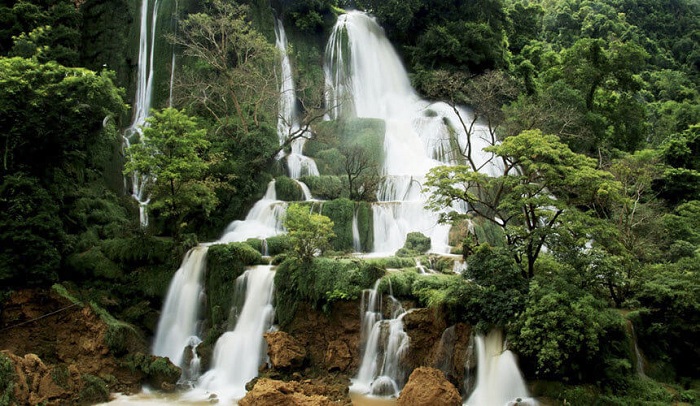 what to visit moc chau waterfall