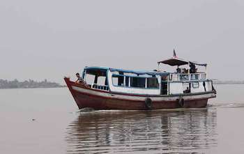 Yangon - Fly to Sitwe (B/-/-)