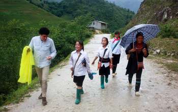 Sapa - trekking Ma Tra - Ta Phin village - night train to Hanoi (B/L/-)