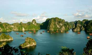 Halong - Hanoi - Fly to Luang Prabang (B/L-)