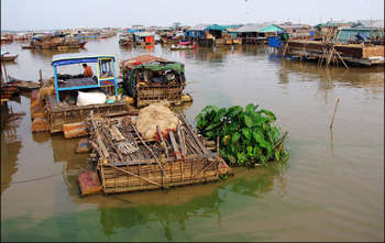 Siem Reap –Tonle Sap Lake –Fly to Phnom Penh (B/-/-)