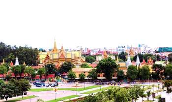 Phnom Penh city tour (B/-/-)