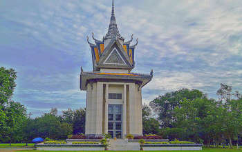 Phnom Penh city tour (B/-/-)