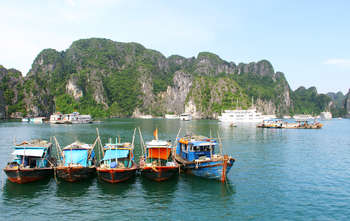 Halong - Hanoi (B/L-)