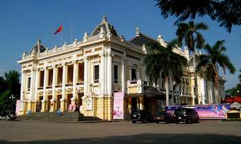 Hanoi arrival - walking tour (2km) (D)
