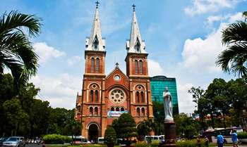 Flight to Ho Chi Minh City - Half day city tour (B/-/-)