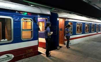 Halong Bay - Hanoi - Night Train to Dong Hoi (B/L/-)
